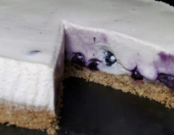 White-Chocolate-Blueberry-Cheesecake-6