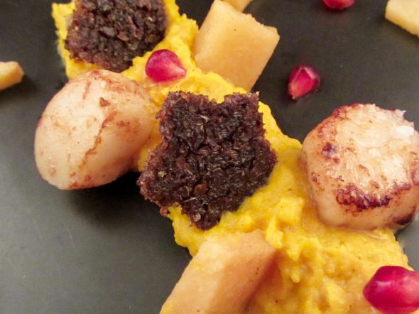 Scallops-Curry-Pumpkin-Puree-Spiced-Quinces-and-Pumpernickel-10
