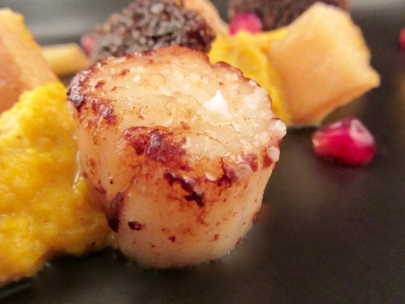 Scallops-Curry-Pumpkin-Puree-Spiced-Quinces-and-Pumpernickel-9