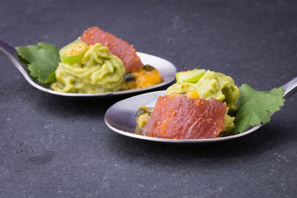 passionfruit-glazed-tuna-sashimi-spicy-avocado-bites-5