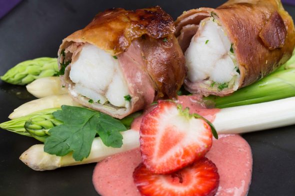 Parma-Ham-Monkfish-Asparagus-Strawberry-Vinaigrette-6