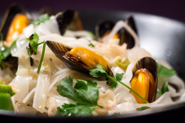 Thai-Style-Lemongrass-Mussel-Pasta-4