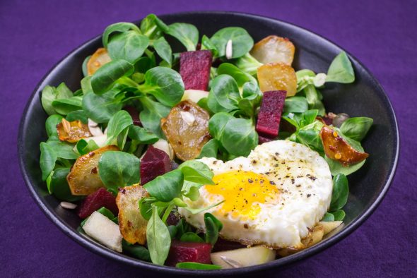 Jerusalem-Artischocke-Salad-Apples-Beets-Sunny-Side-Up-2