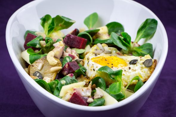 Jerusalem-Artischocke-Salad-Apples-Beets-Sunny-Side-Up-3