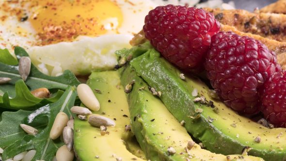 Lemony-Turkey-Bowl-Avocado-Raspberries-1
