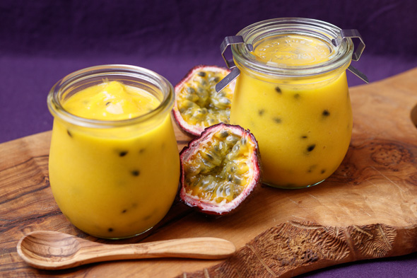 passionfruit-coconut-sandwich-cookies-1