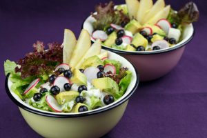 Avocado-Blackcurrant-Salad-2
