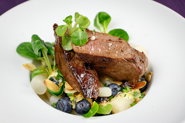Venison-Steak-Black-Salsify-Blueberry-Salad-4