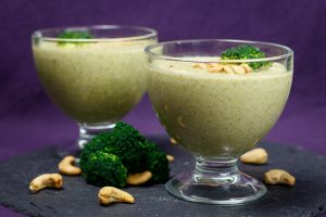Lemony-Broccoli-Cashew-Soup-3